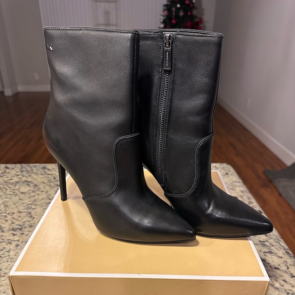 Blaine Ankle Bootie leather